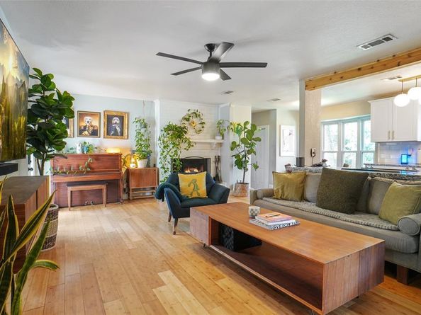 101 W Ash Lane , Euless Texas 76039