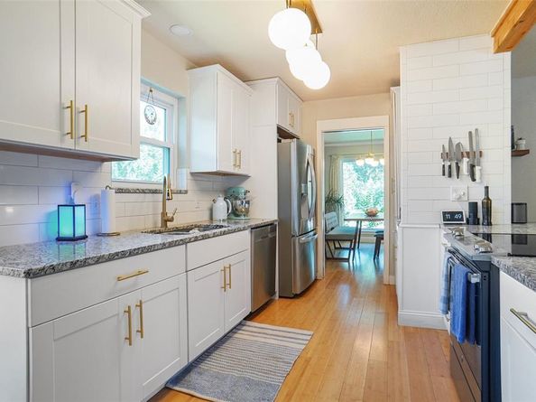 101 W Ash Lane , Euless Texas 76039