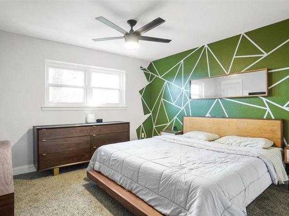 101 W Ash Lane , Euless Texas 76039