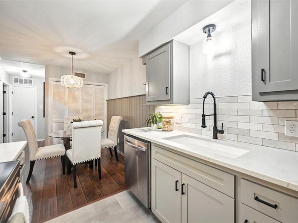 1008  Forest Creek Street , Benbrook Texas 76126