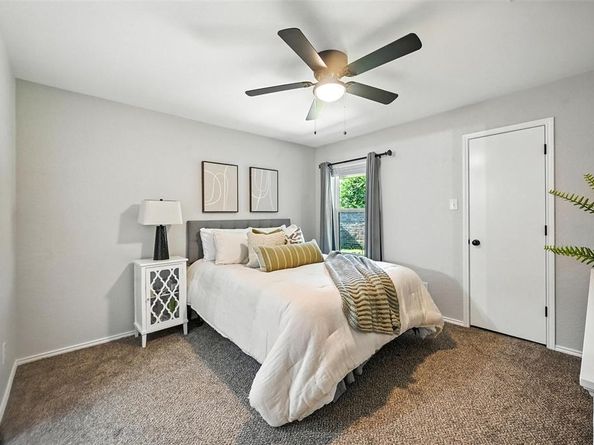 1008  Forest Creek Street , Benbrook Texas 76126