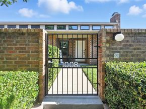 1008  Forest Creek Street , Benbrook Texas 76126