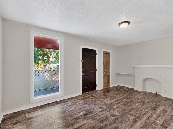 5020  Pershing Street , Dallas Texas 75206
