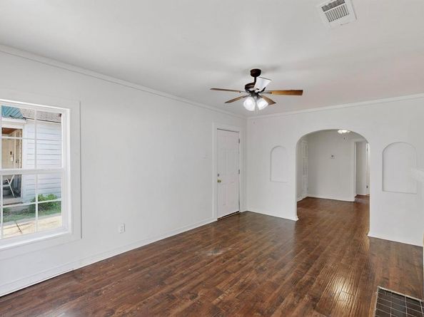 5020  Pershing Street , Dallas Texas 75206