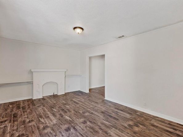 5020  Pershing Street , Dallas Texas 75206