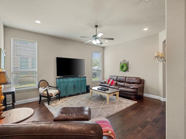 4512  Sunflower Drive , Mansfield Texas 76063