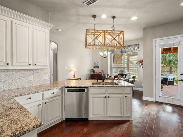 4512  Sunflower Drive , Mansfield Texas 76063