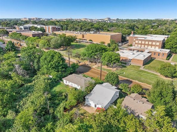 522  Denton Street , Denton Texas 76201