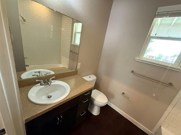 2823  South Boulevard , Dallas Texas 75215