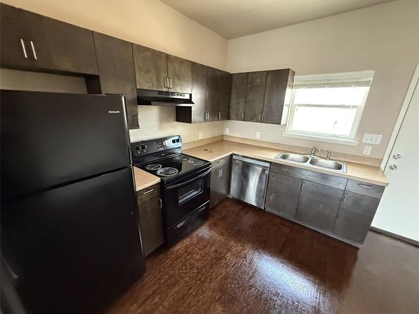2823  South Boulevard , Dallas Texas 75215