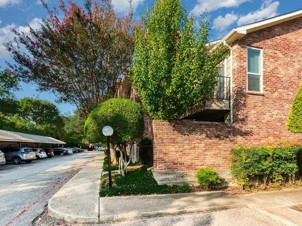7510  Holly Hill Drive  132, Dallas Texas 75231