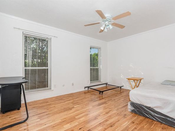 7510  Holly Hill Drive  132, Dallas Texas 75231