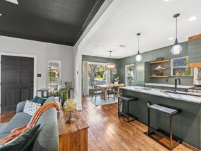 938 N Clinton Avenue , Dallas Texas 75208