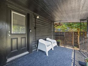 938 N Clinton Avenue , Dallas Texas 75208