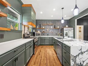 938 N Clinton Avenue , Dallas Texas 75208