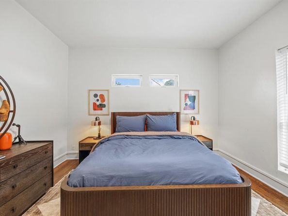 938 N Clinton Avenue , Dallas Texas 75208