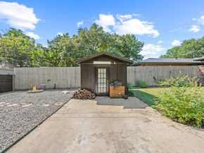 938 N Clinton Avenue , Dallas Texas 75208