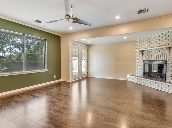 2804  Vassar Drive , Irving Texas 75062