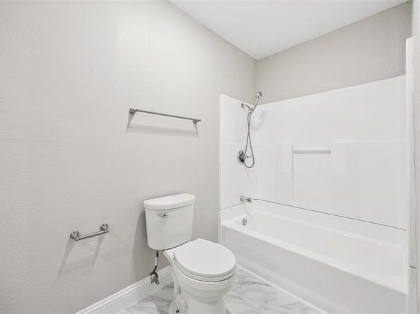 207 E Harwood Road  14, Euless Texas 76039