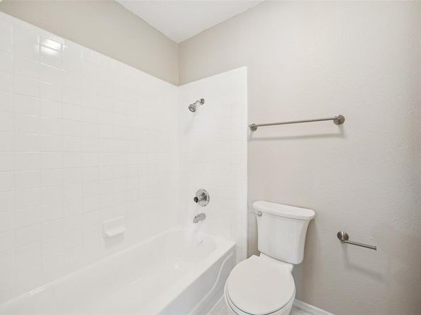 207 E Harwood Road  14, Euless Texas 76039