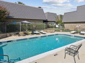 207 E Harwood Road  14, Euless Texas 76039