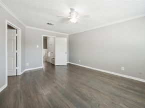 207 E Harwood Road  14, Euless Texas 76039