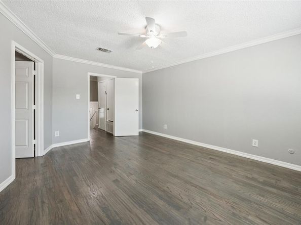 207 E Harwood Road  14, Euless Texas 76039