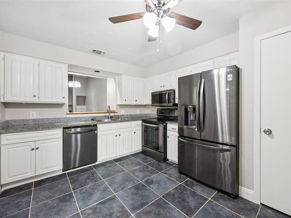 207 E Harwood Road  14, Euless Texas 76039