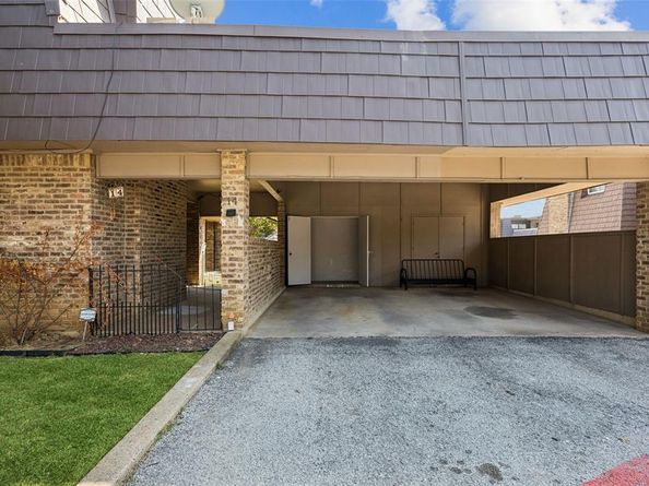 207 E Harwood Road  14, Euless Texas 76039