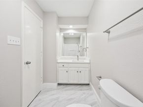 207 E Harwood Road  14, Euless Texas 76039