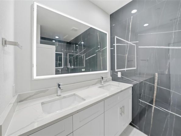 7207  Mohawk Drive  106, Dallas Texas 75235