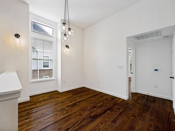 1852  Summit Avenue , Dallas Texas 75206