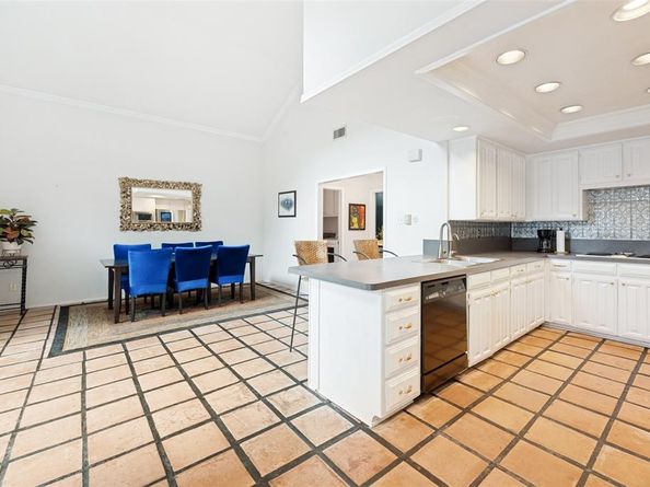 2512  Winding Hollow Lane , Arlington Texas 76006