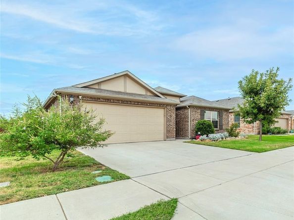112  Plumed Thistle Drive , Fort Worth Texas 76131