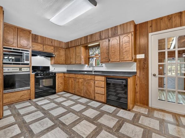 1629  Robinwood Drive , Fort Worth Texas 76111