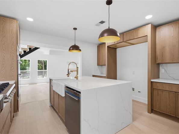 1521  El Campo  , Dallas Texas 75218