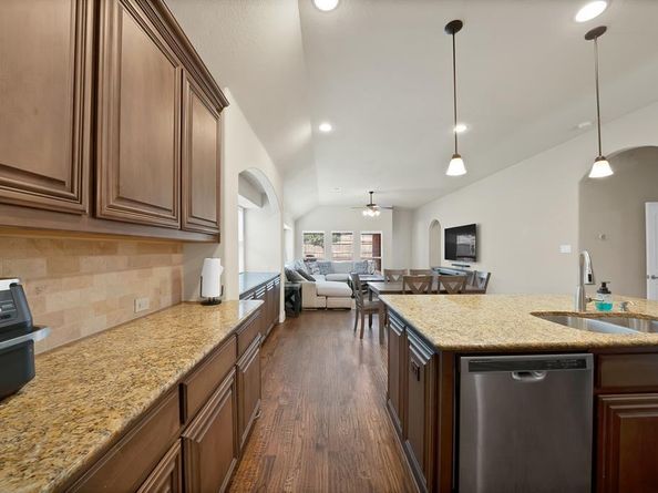 1517  Wright Street , Aubrey Texas 76227