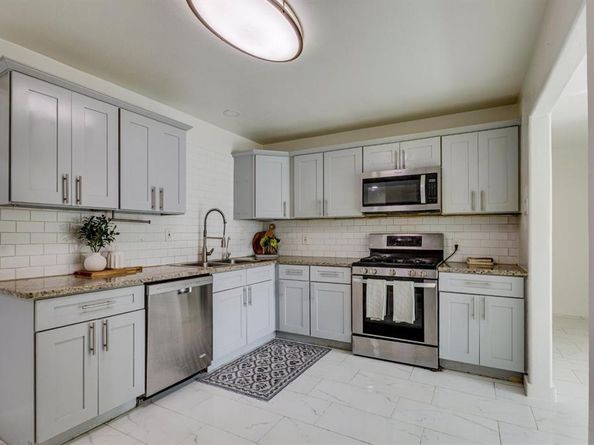 3831  Black Oak Drive , Dallas Texas 75241