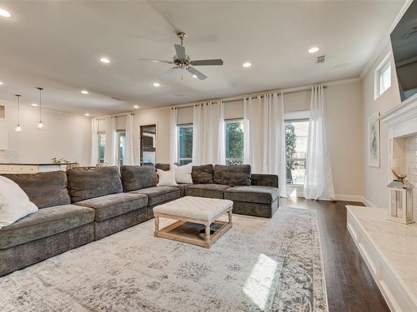 5459  Richmond Avenue , Dallas Texas 75206