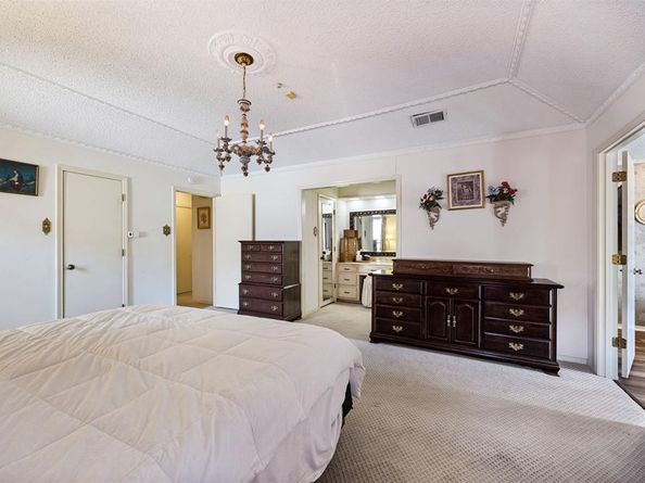 7010  Chevy Chase Avenue , Dallas Texas 75225