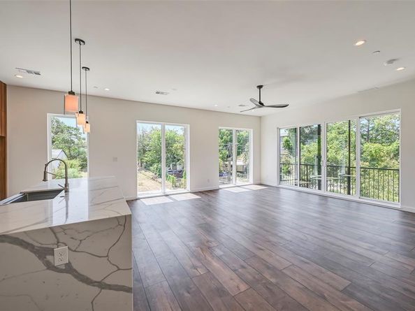 2247  Mail Avenue  102, Dallas Texas 75235