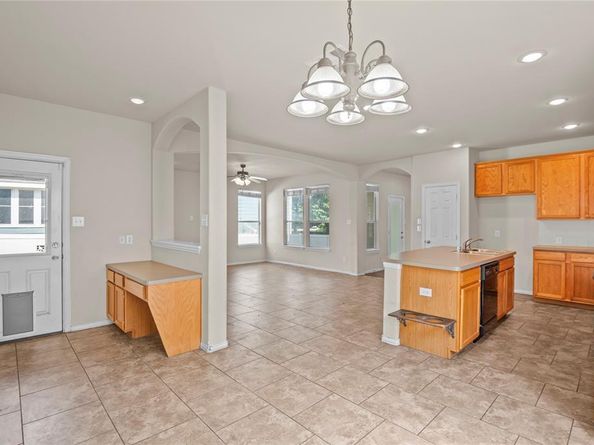 1905  Brown Thrasher Boulevard , Savannah Texas 76227