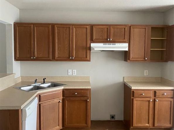 1417  Marena Moore Court , Dallas Texas 75232