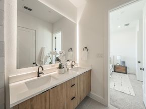 5320  Reiger Avenue  102, Dallas Texas 75214