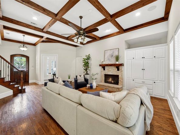 9515  Edith Lane , Dallas Texas 75220