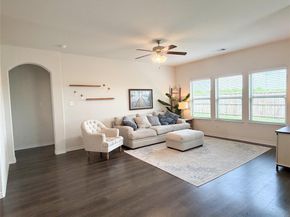 929  Philadelphia Street , Fate Texas 75189