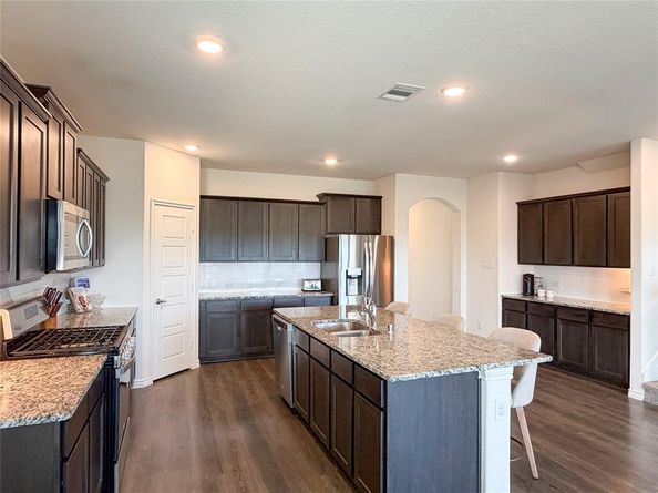 929  Philadelphia Street , Fate Texas 75189