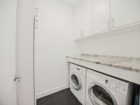 2900  Mckinnon Street  601, Dallas Texas 75201