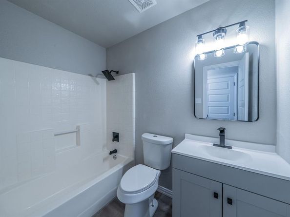 3021  Lago Vista Court , Dallas Texas 75236