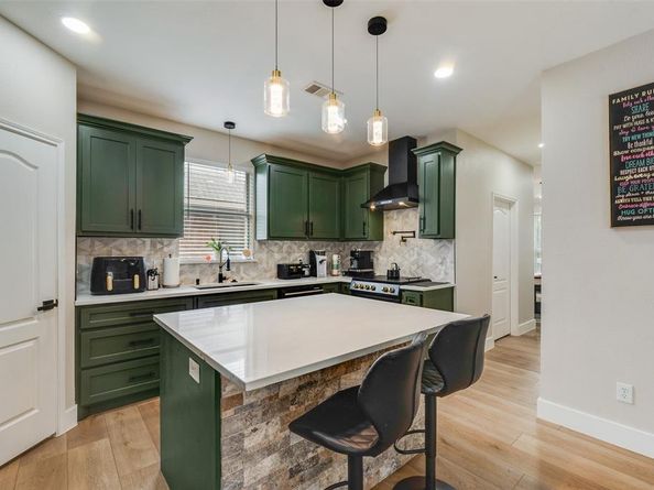472  Round Rock Road , Cedar Hill Texas 75104